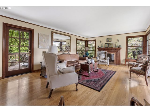 5321 Sw MENEFEE Dr, Portland, OR 97239