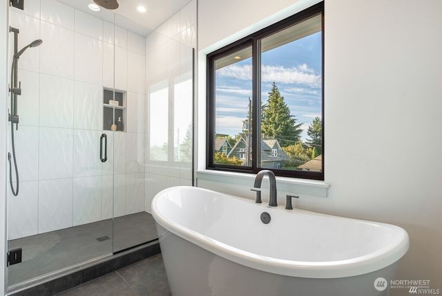 421 N 63rd Street, Seattle, WA 98103