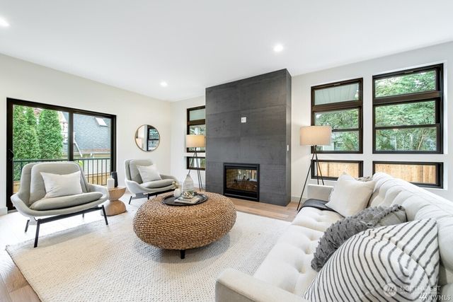 421 N 63rd Street, Seattle, WA 98103