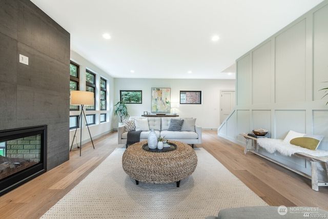 421 N 63rd Street, Seattle, WA 98103