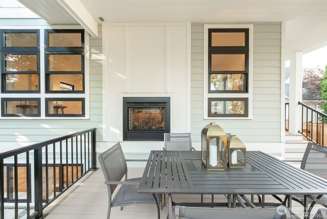 421 N 63rd Street, Seattle, WA 98103
