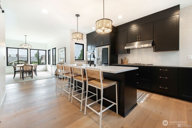 421 N 63rd Street, Seattle, WA 98103