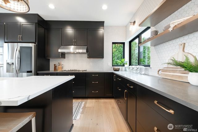 421 N 63rd Street, Seattle, WA 98103