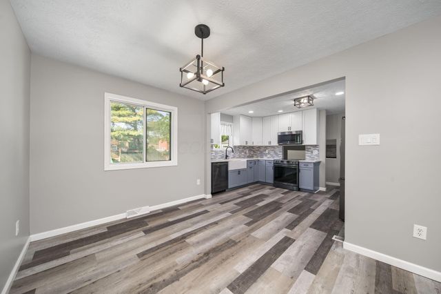1971 New Market Drive, Grove City, OH 43123