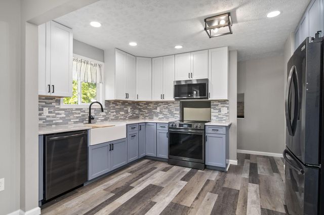 1971 New Market Drive, Grove City, OH 43123