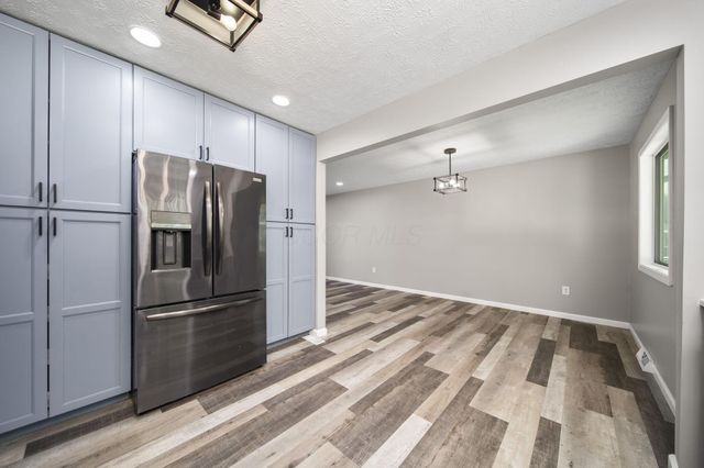 1971 New Market Drive, Grove City, OH 43123