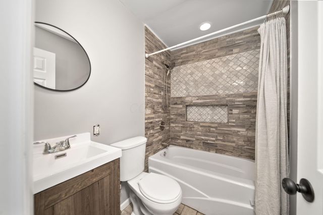 1971 New Market Drive, Grove City, OH 43123