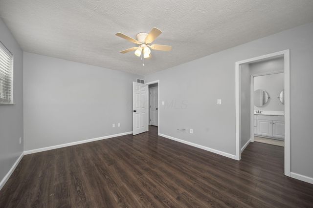 1971 New Market Drive, Grove City, OH 43123