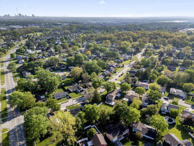 1971 New Market Drive, Grove City, OH 43123