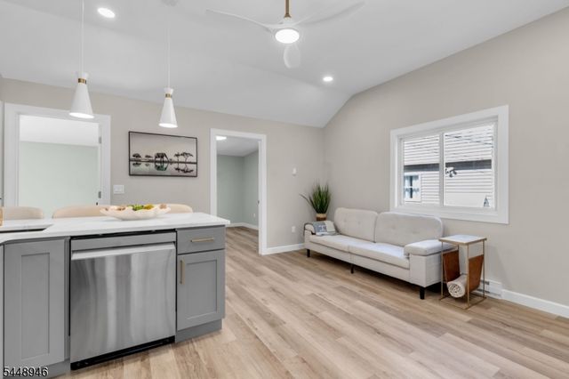 24 Northwestern Trl, Hopatcong Boro, NJ 07843