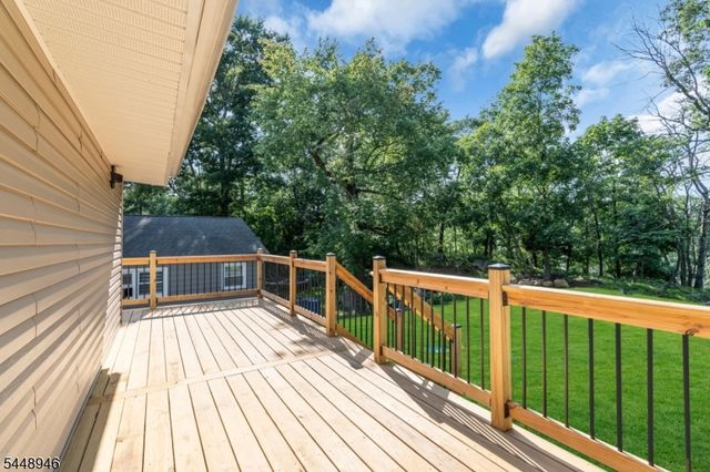 24 Northwestern Trl, Hopatcong Boro, NJ 07843