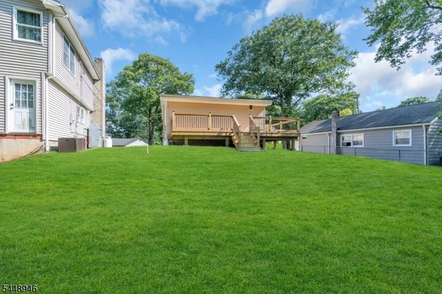 24 Northwestern Trl, Hopatcong Boro, NJ 07843