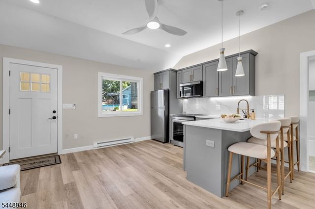 24 Northwestern Trl, Hopatcong Boro, NJ 07843