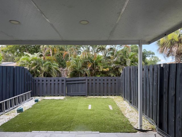 5508 Cannon Way C, West Palm Beach, FL 33415