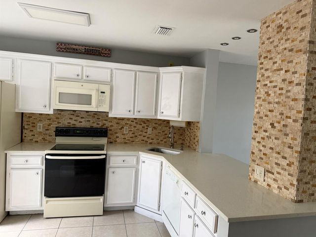 5508 Cannon Way C, West Palm Beach, FL 33415
