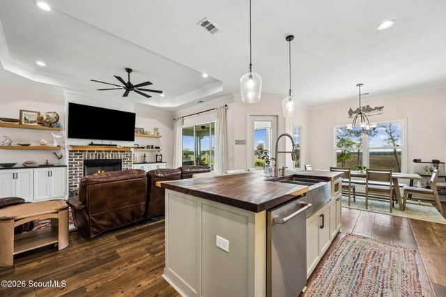 102 Firefly Court, St. Marys, GA 31558