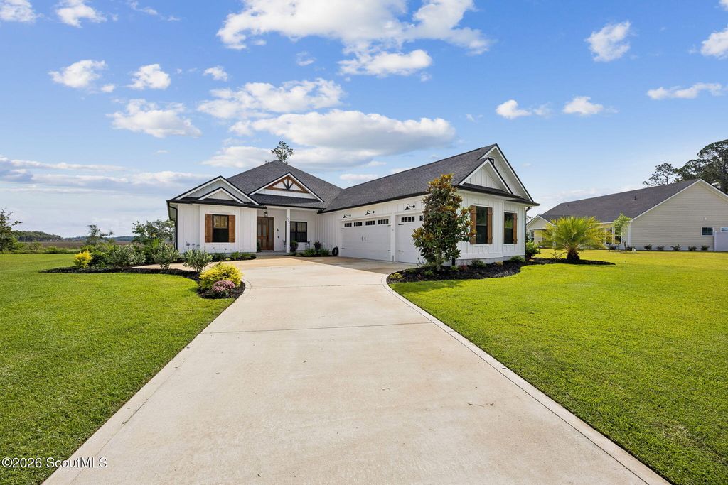 102 Firefly Court, St. Marys, GA 31558