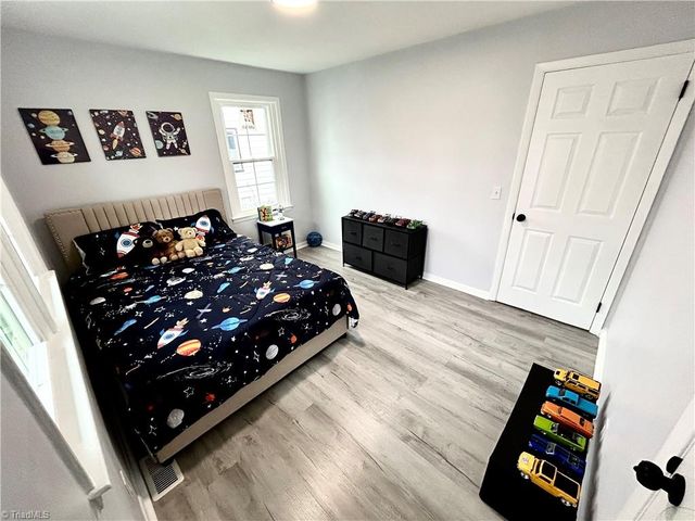 453 Bacon Street, Winston-salem, NC 27105