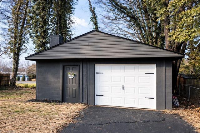 453 Bacon Street, Winston-salem, NC 27105