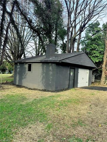 453 Bacon Street, Winston-salem, NC 27105