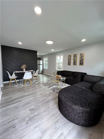 453 Bacon Street, Winston-salem, NC 27105