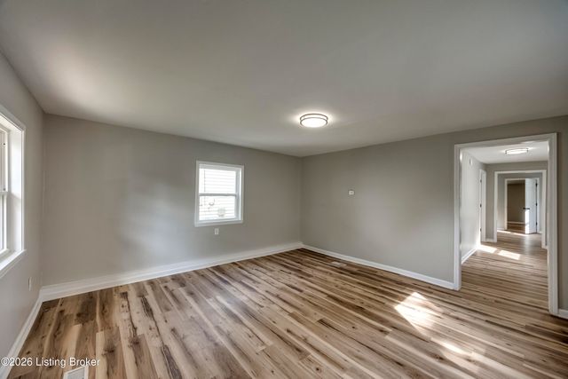 635 Lynn St, Louisville, KY 40217