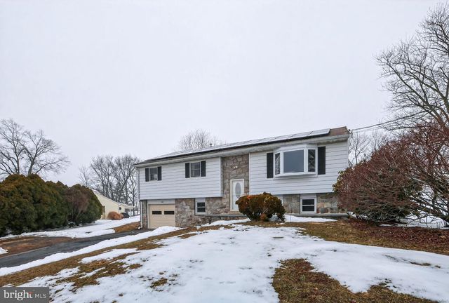 205 JACKSON RD, Gilbertsville, PA 19525