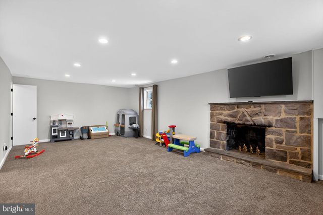 205 JACKSON RD, Gilbertsville, PA 19525