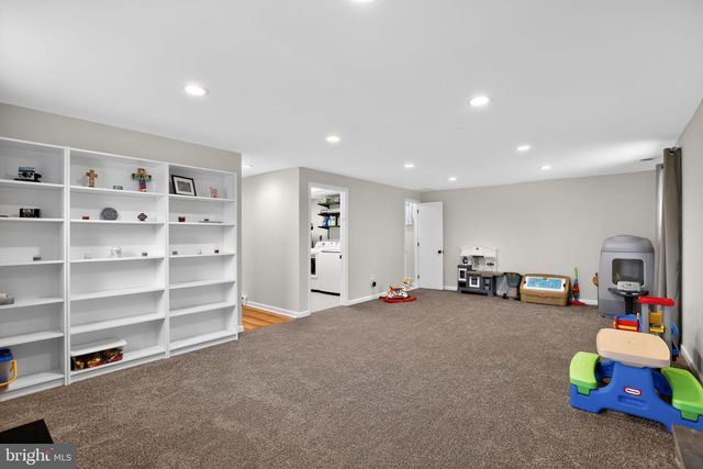 205 JACKSON RD, Gilbertsville, PA 19525