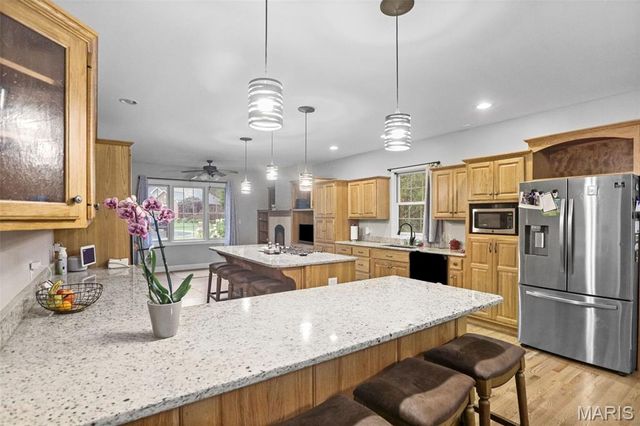 8536 Armsleigh Place, O'fallon, IL 62269