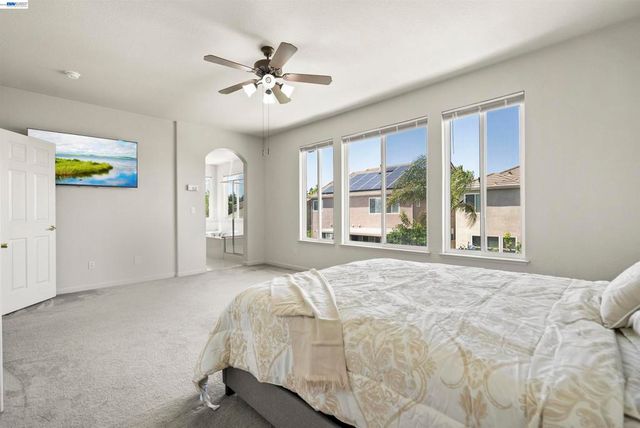 10433 Lone Star Way, Stockton, CA 95209