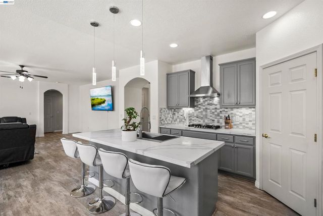 10433 Lone Star Way, Stockton, CA 95209
