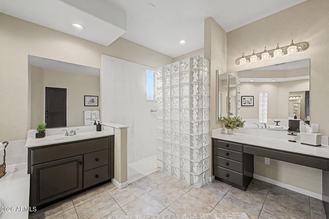 23702 S DESERT SANDS Drive, Sun Lakes, AZ 85248