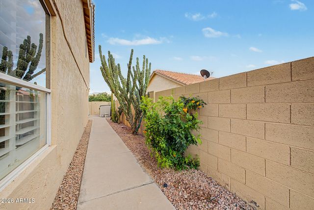 23702 S DESERT SANDS Drive, Sun Lakes, AZ 85248