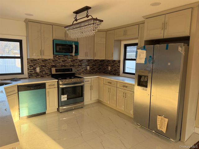 66 WARNER Avenue, Hempstead, NY 11550