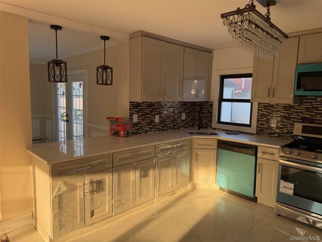 66 WARNER Avenue, Hempstead, NY 11550