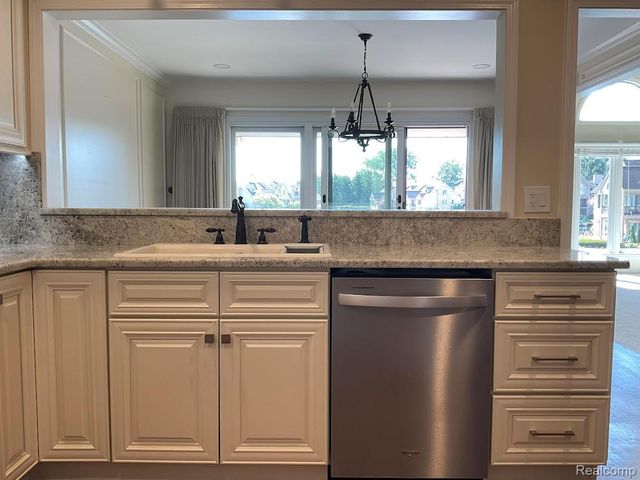 18182 W Blue Heron Dr N 91, Northville Twp, MI 48168