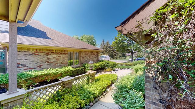 18182 W Blue Heron Dr N 91, Northville Twp, MI 48168