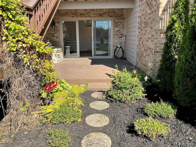 18182 W Blue Heron Dr N 91, Northville Twp, MI 48168