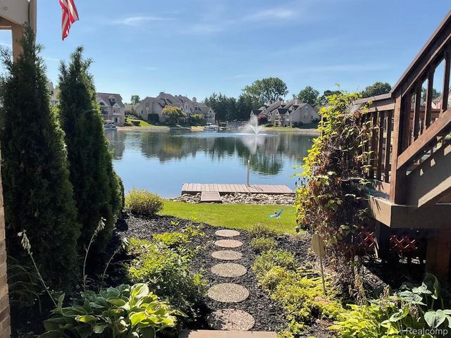 18182 W Blue Heron Dr N 91, Northville Twp, MI 48168