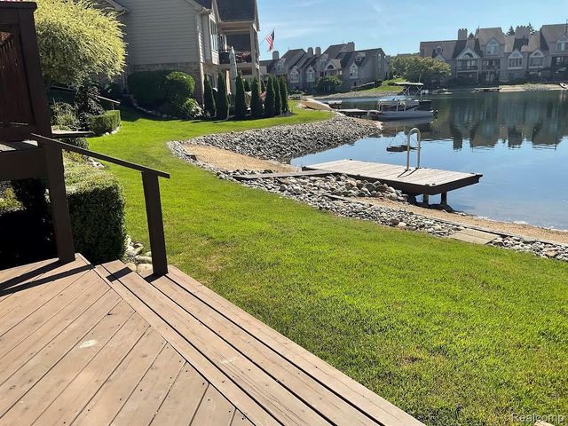 18182 W Blue Heron Dr N 91, Northville Twp, MI 48168