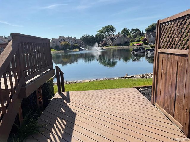 18182 W Blue Heron Dr N 91, Northville Twp, MI 48168