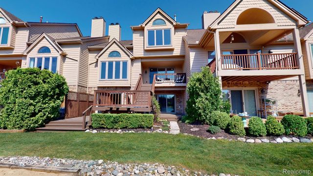 18182 W Blue Heron Dr N 91, Northville Twp, MI 48168