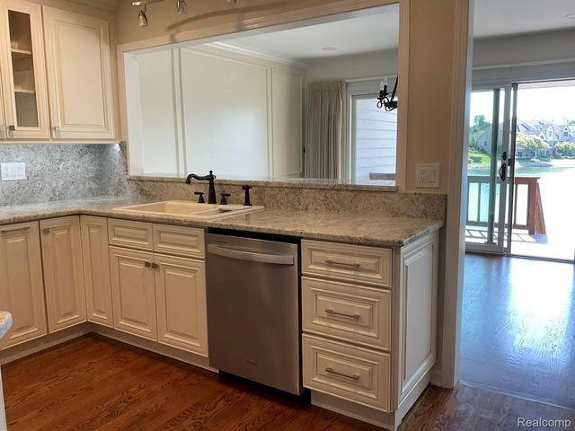 18182 W Blue Heron Dr N 91, Northville Twp, MI 48168