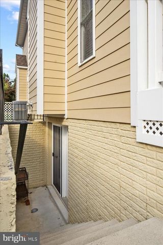 2504 WASHINGTON BLVD, Arlington, VA 22201