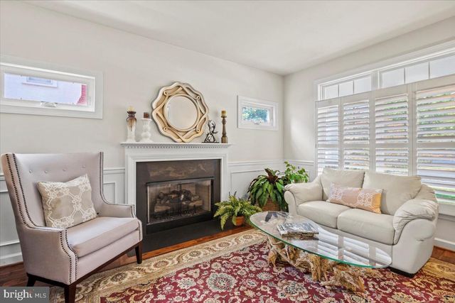 2504 WASHINGTON BLVD, Arlington, VA 22201