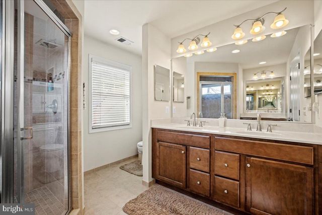 2504 WASHINGTON BLVD, Arlington, VA 22201