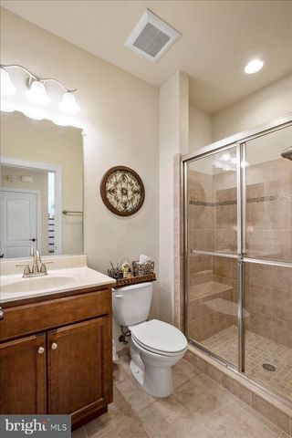 2504 WASHINGTON BLVD, Arlington, VA 22201