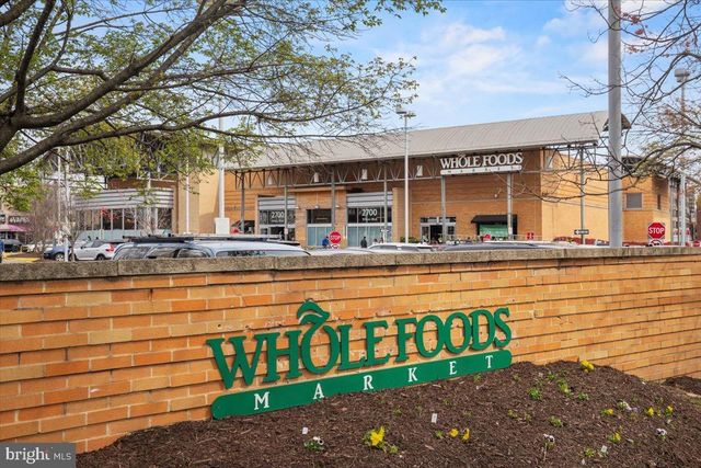 2504 WASHINGTON BLVD, Arlington, VA 22201