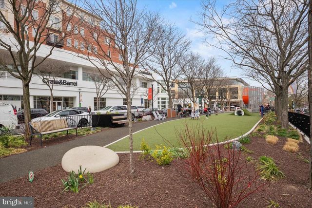 2504 WASHINGTON BLVD, Arlington, VA 22201